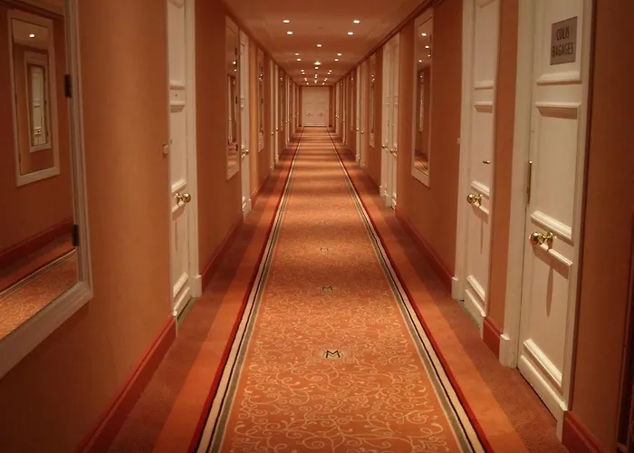 Le Romanesque Отель